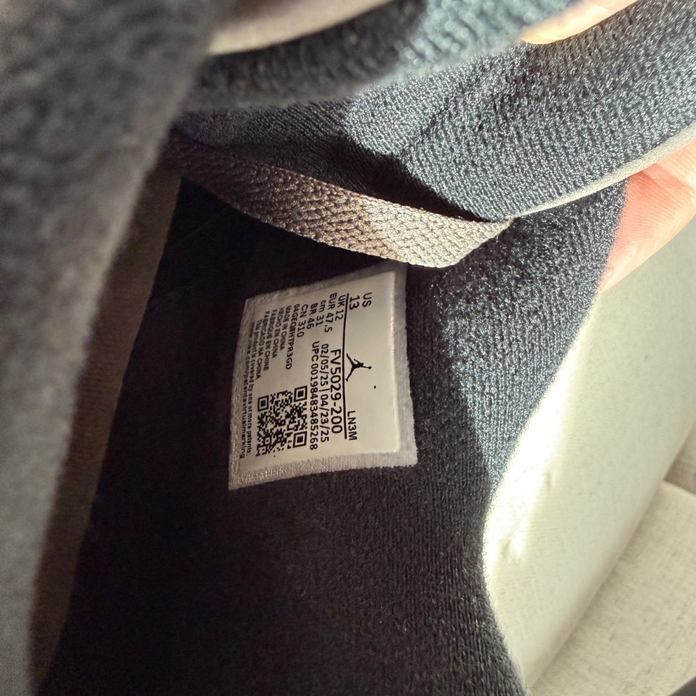 Air Jordan 4 Retro “Cave Stone & Black” - Picture 6 of 11
